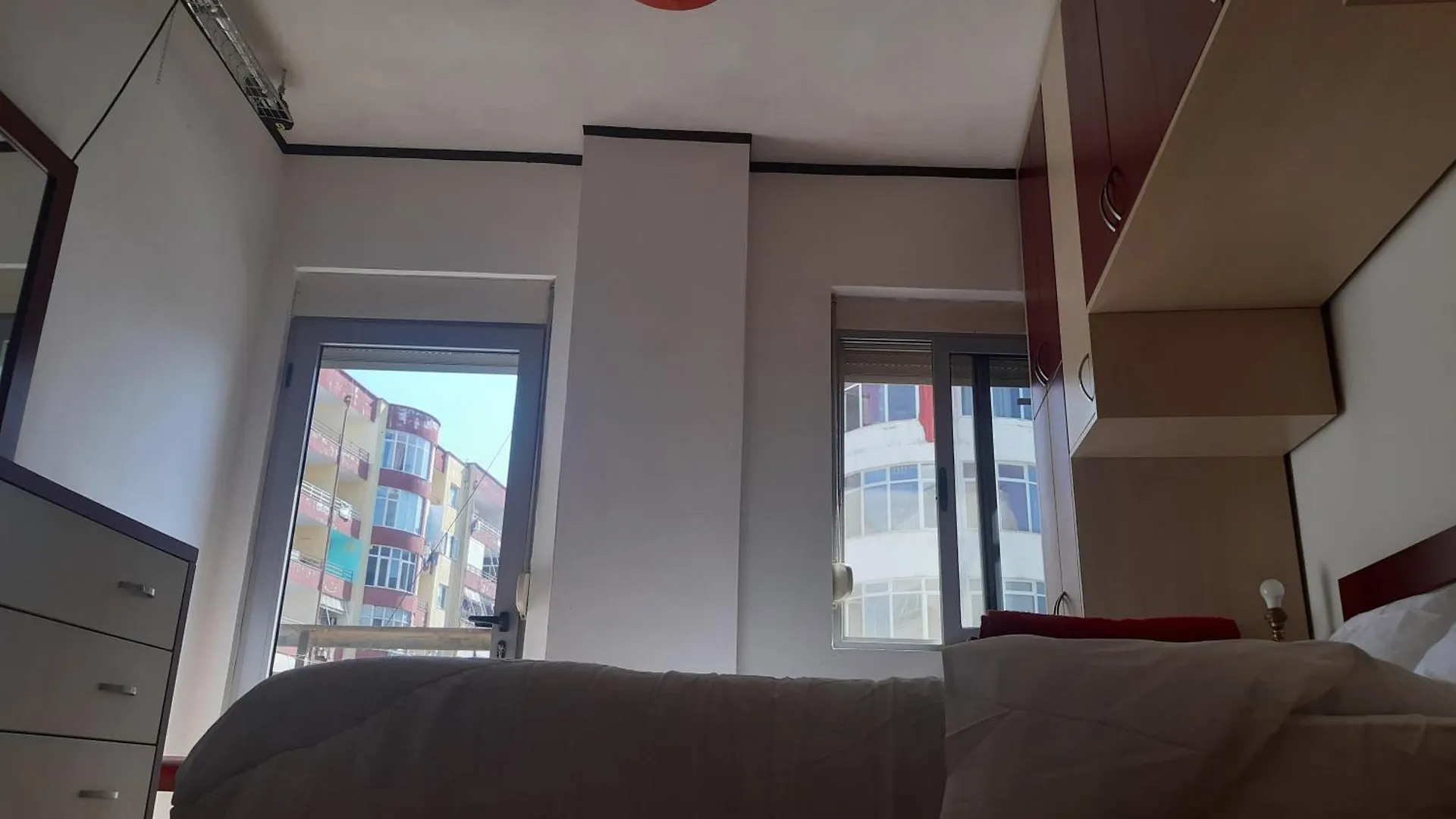 Home Sweet Home - Guest House Yzberishti 住宿加早餐酒店