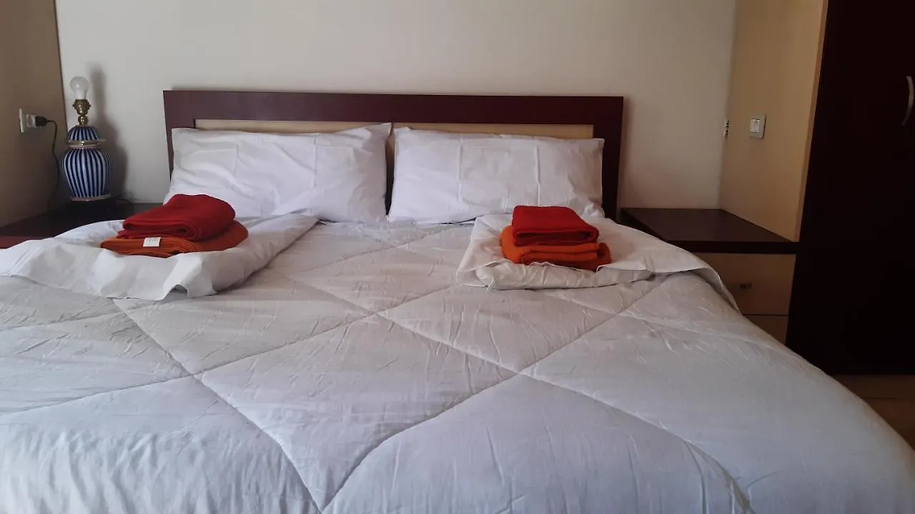 Home Sweet Home - Guest House 地拉那 住宿加早餐酒店